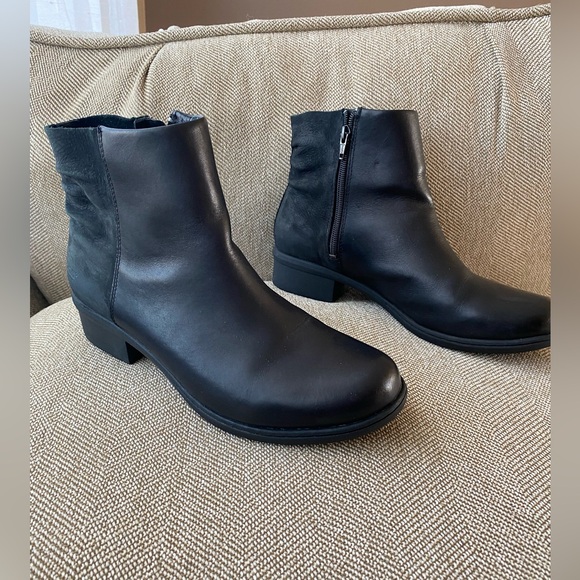 Women’s Bogs Carly Low Waterproof Leather/Suede Boots w/Rubber Soles. Blk, SZ 11 - Picture 15 of 16